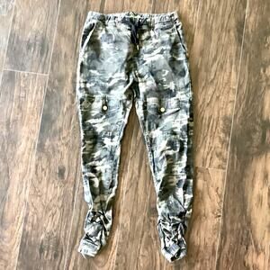 Demolition Camo Rouched Ankle Pants
